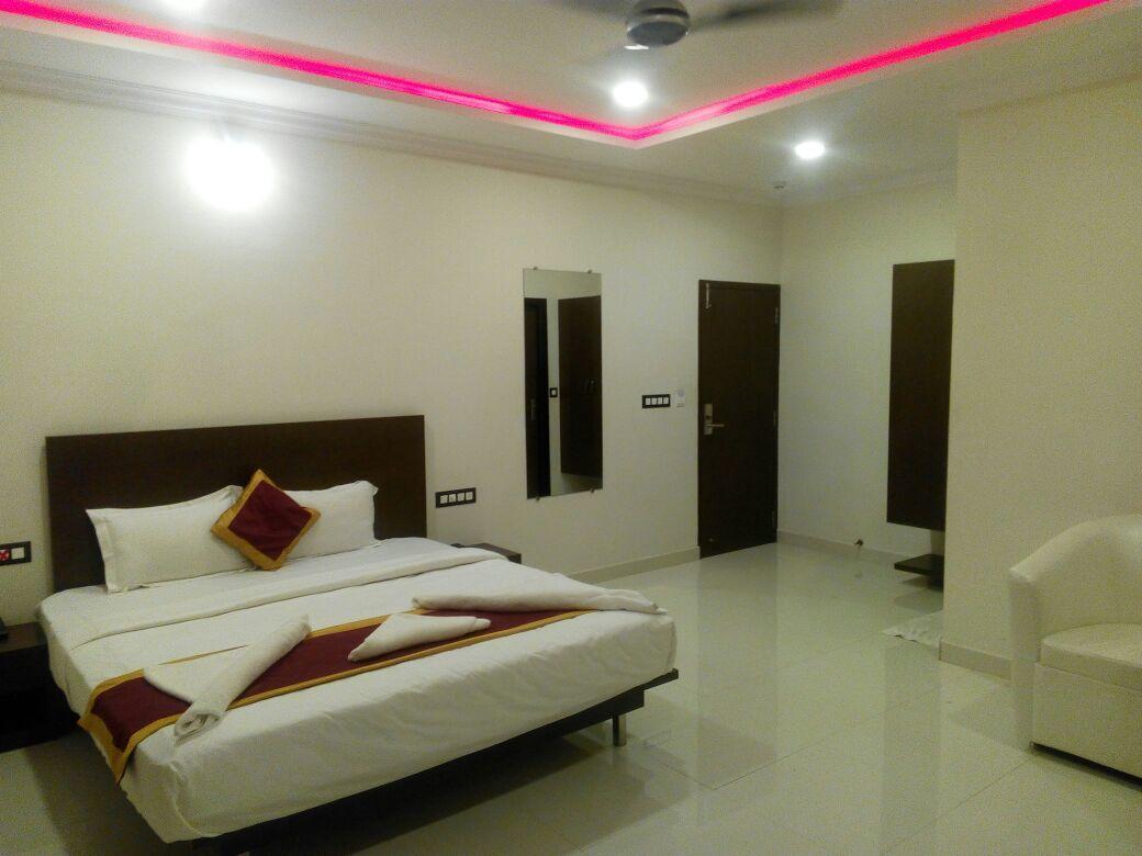 Hotel Grand Kubera Chikmagalūr Esterno foto