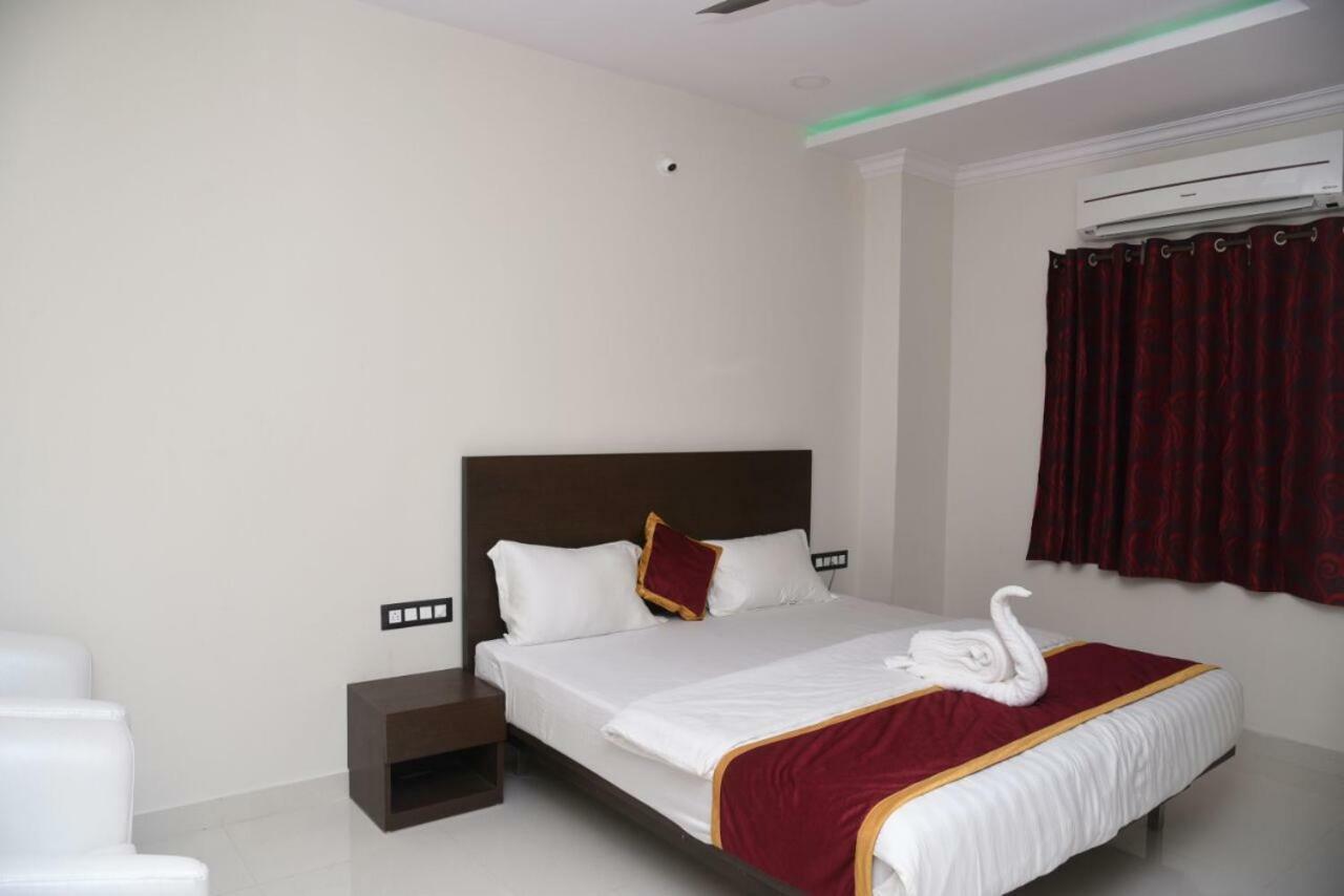 Hotel Grand Kubera Chikmagalūr Esterno foto