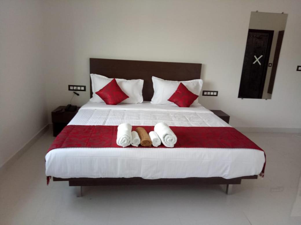 Hotel Grand Kubera Chikmagalūr Esterno foto