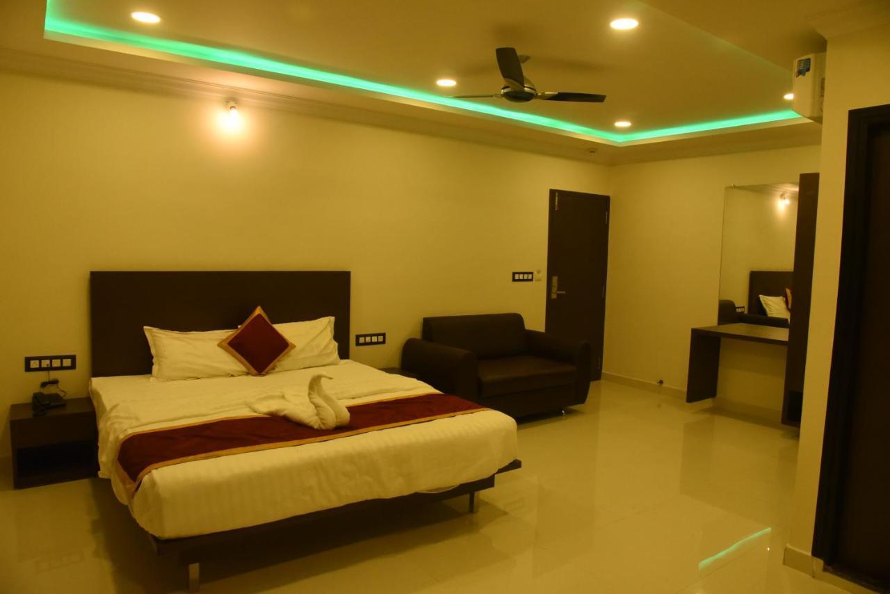 Hotel Grand Kubera Chikmagalūr Esterno foto