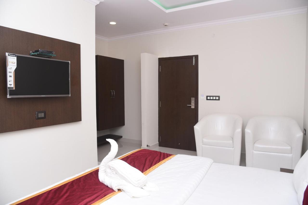 Hotel Grand Kubera Chikmagalūr Esterno foto