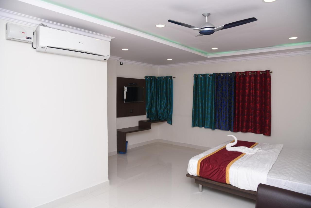Hotel Grand Kubera Chikmagalūr Esterno foto