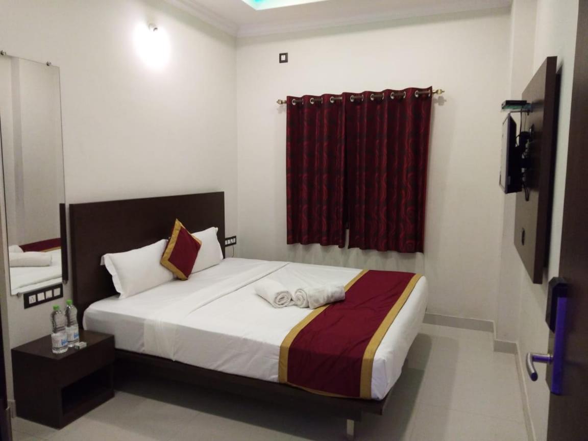Hotel Grand Kubera Chikmagalūr Esterno foto